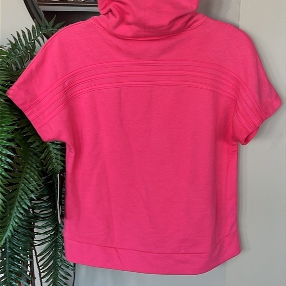 Brand New Adidas Girls Short Sleeve Sweatshirt 3 Stripes Pink Metallic Logo - Picture 11 of 12